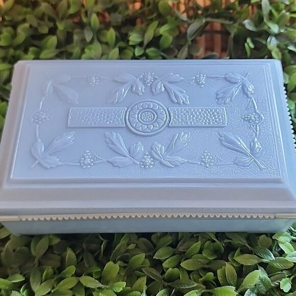 Vintage Rectangular Celluloid Lidded Vanity Table Box In Light Blue Coquette - Picture 9 of 9